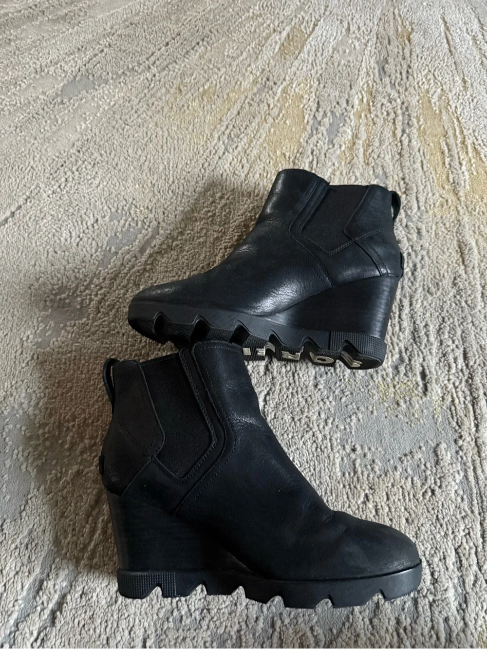 Sorel black leather Joan Uptown Chelsea Wedge Ankle Boots pull on elastic 9.5